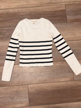 Striped Crewneck Long-Sleeve Top White with Black Stripes size S - Happily Grey
